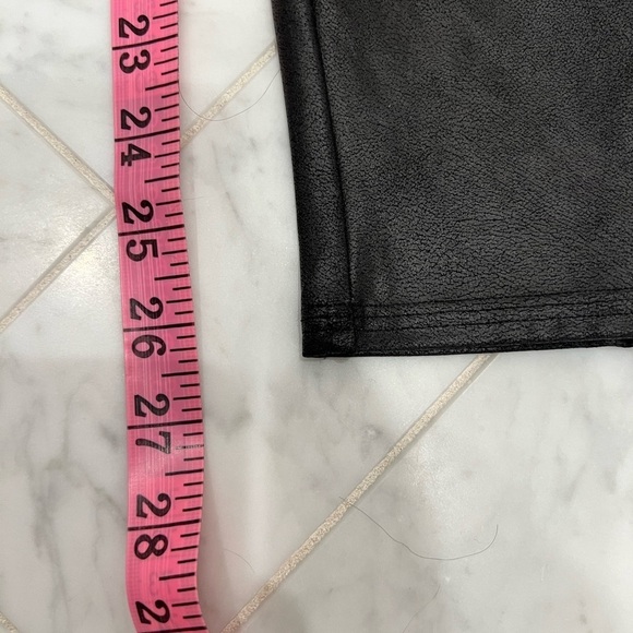 SPANX NEW FAUX LEATHER LEGGINGS SIZE XS - Picture 6 of 7